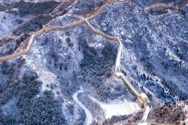 青山關在哪里 雪后青山關長城的美景