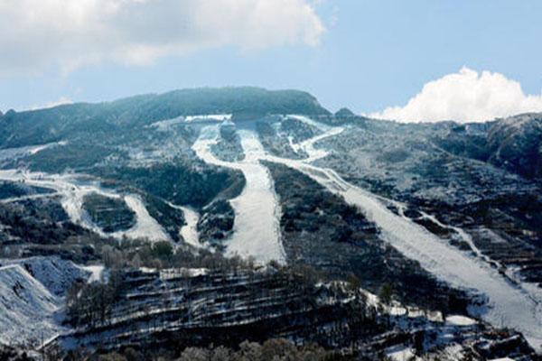2020-2021嵩顶滑雪场开放时间 嵩顶滑雪场门票多少钱