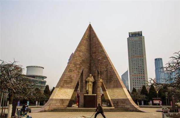 天津抗震纪念碑