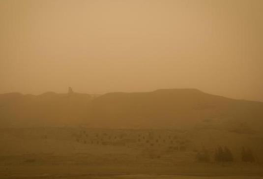 2021年3月16日敦煌莫高窟因强沙尘暂停开放