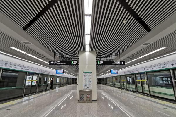 2021年3月郑州多个地铁出入口临时关闭