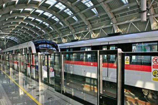 四川成都：地铁全线网恢复运行 需72