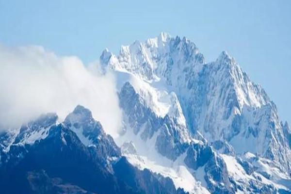 2021玉龙雪山5月份借有雪吗