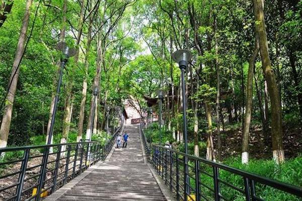 2023翠屏山公园旅游攻略 - 开放时间 - 门票价格 - 简介 - 地址 - 交通 - 电话 - 天气