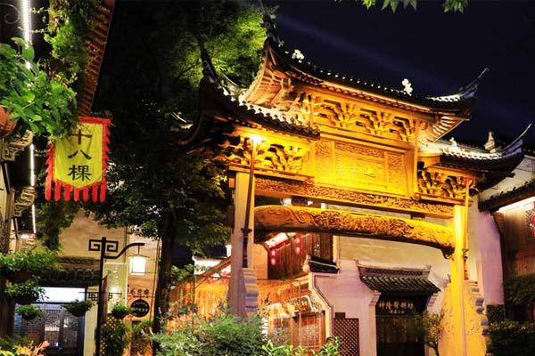 浙江旅游必去的景点 7条人气美食街推荐