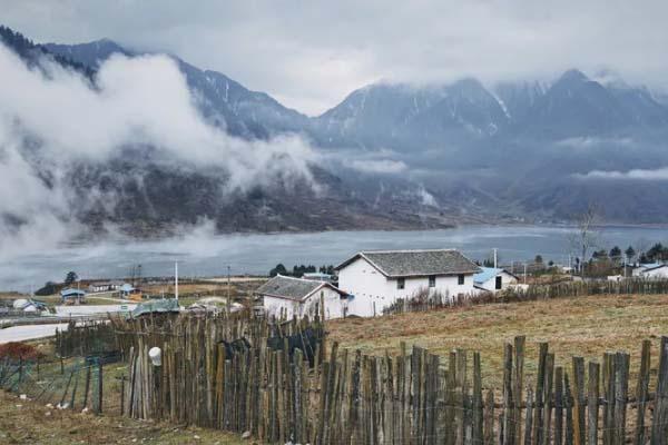 成皆自驾游线路保举 成皆周边游好玩的景面-带您看雪山