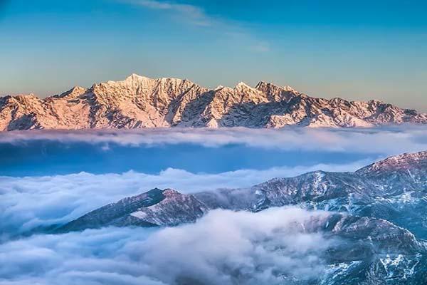 成皆自驾游线路保举 成皆周边游好玩的景面-带您看雪山