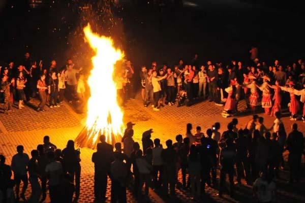 吸伦贝我大年夜草本旅游攻略 吸伦贝我旅游景面