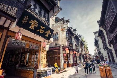 2023黄山市屯溪老街游玩攻略 - 门票价格 - 开放时间 - 地址 - 交通
