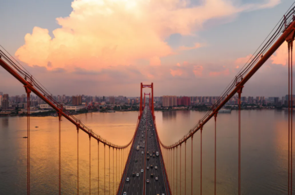 7月24日到28日起鹦鹉洲长江大桥实行交通管制