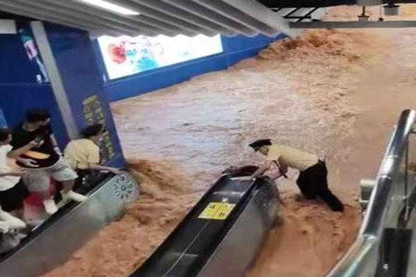 广州地铁21号线神洲站进水暂停运营通知