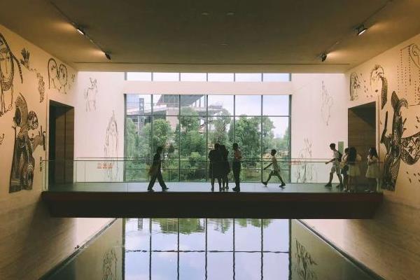 8月长沙李自健美术馆恢复开放时间