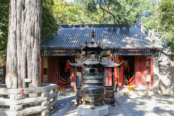 崂山汗青上有哪些讲没有雅寺院？