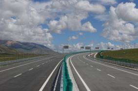国庆高速公路免费通行前上高速收费吗