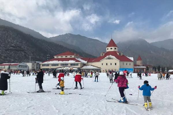 西岭雪山滑雪场开放时间门票及游玩攻略