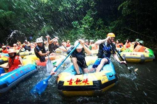 古龙峡玻璃大年夜峡谷玩耍攻略