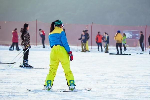 云佛山滑雪场2021开放时间以及门票电话介绍