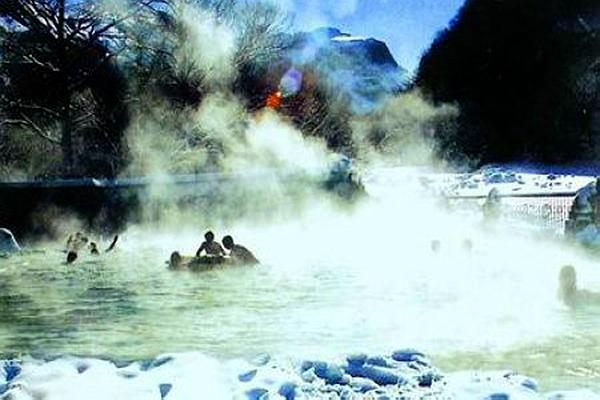 内蒙古周边哪里可以泡温泉