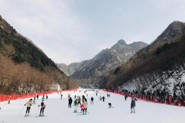 西安白鹿原滑雪场和翠华山滑雪场哪个好