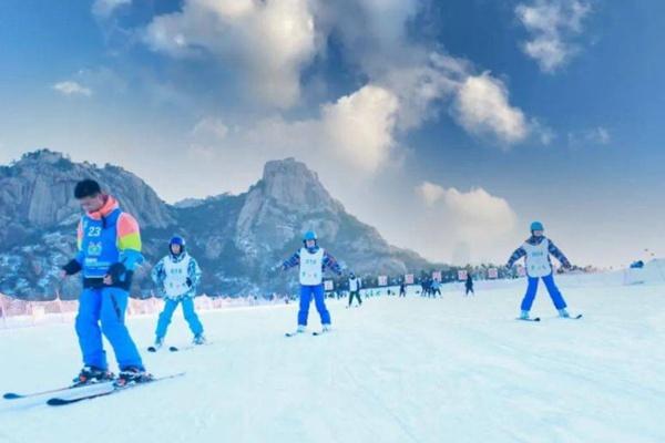 五莲山滑雪场开放时间及门票价格