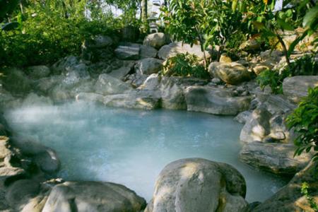 天然温泉哪里最好 中国最著名的十大温泉推荐