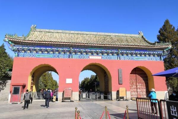 北京天坛公园和陶然亭公园对未成年人免费开放