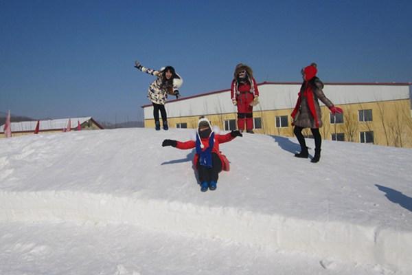 冬季哈尔滨最适合滑雪游玩的地方推荐 国内知名的滑雪场就在附近