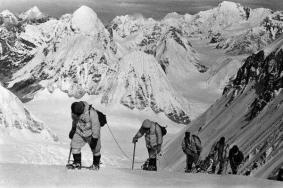 珠穆朗瑪峰一百年對比照 來看看以前的樣子和現在的樣子區別有多大
