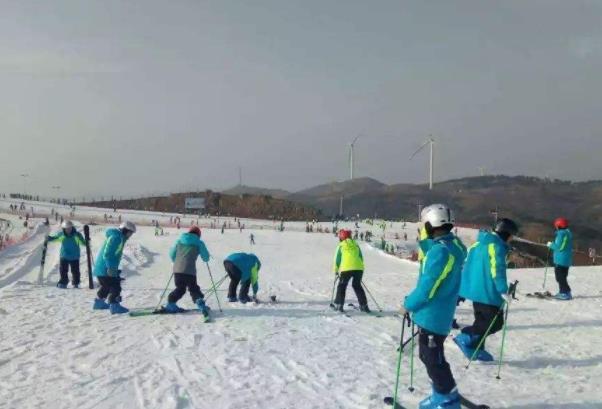 2022宜昌百里荒滑雪场开放时间 滑雪票价多少钱
