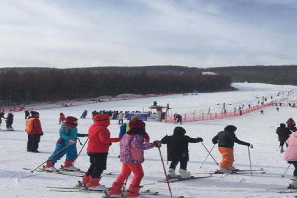 2022中国牡丹园滑雪场开业了吗