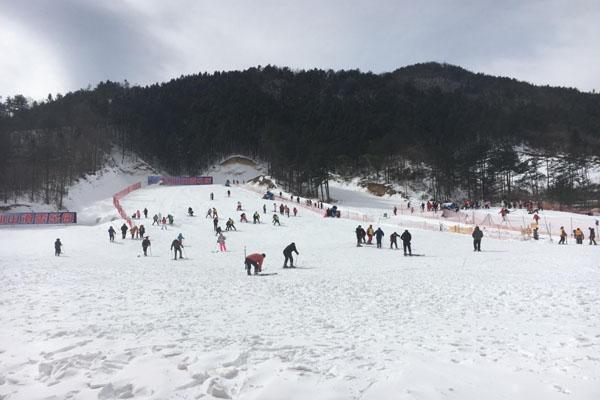 南昌周边哪里有滑雪的地方
南昌周边滑雪胜地