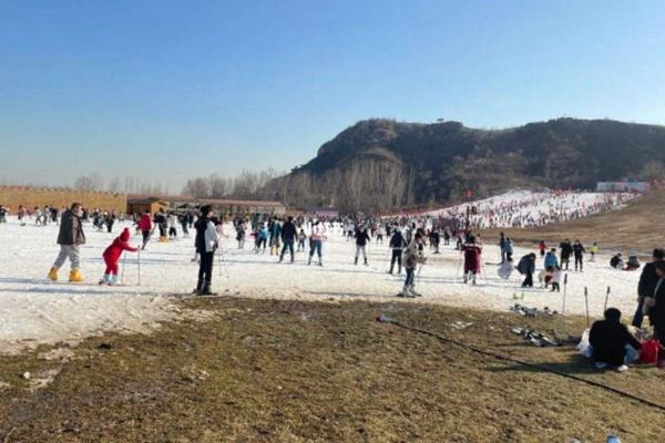 受疫情影响天津蓟县盘山滑雪场暂时关闭