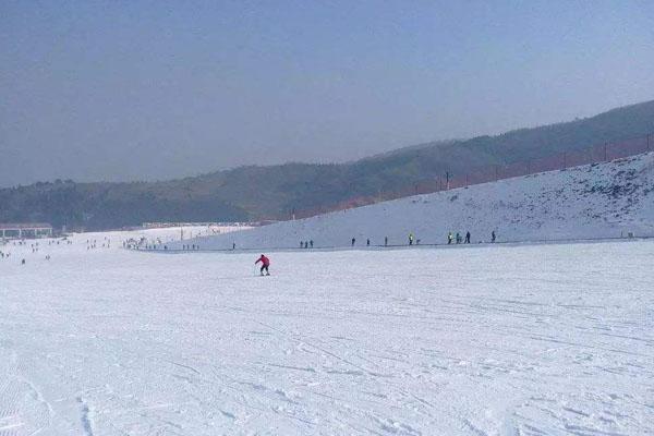 南京哪里能滑雪 南京附近哪里有滑雪的地方