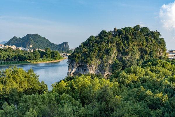 2022桂林象鼻山景区自1月31日开始全面免费开放