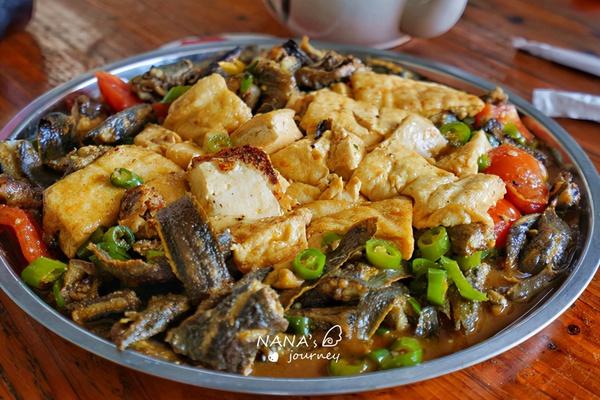 桂林漓江边的特色美食
