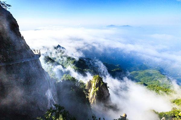 洛阳老君山云海什么季节出现多
附最佳观赏地点