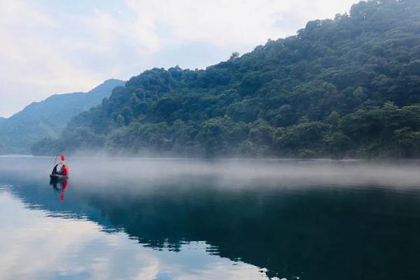 四月份去哪里旅游合适