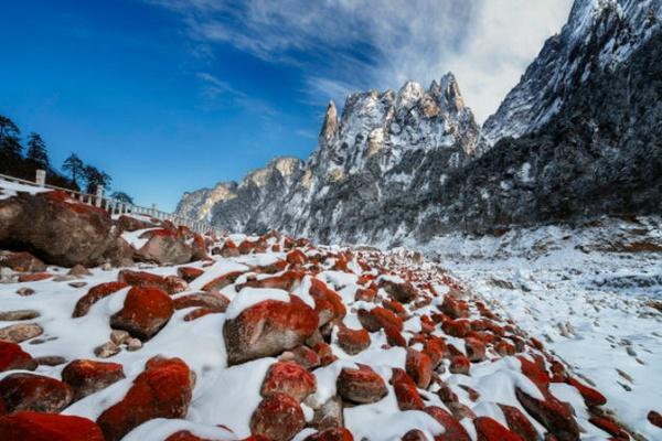 燕子沟风景区怎么样