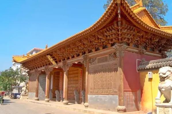昆明宝华寺有多少年的历史
在什么地方