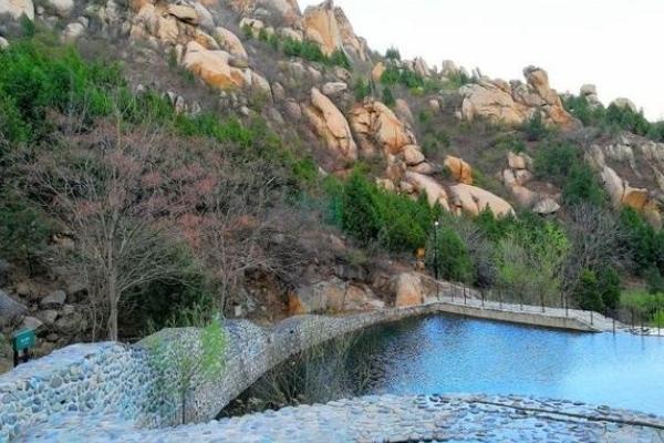 五一北京登山的好往背 登山往那里好玩女