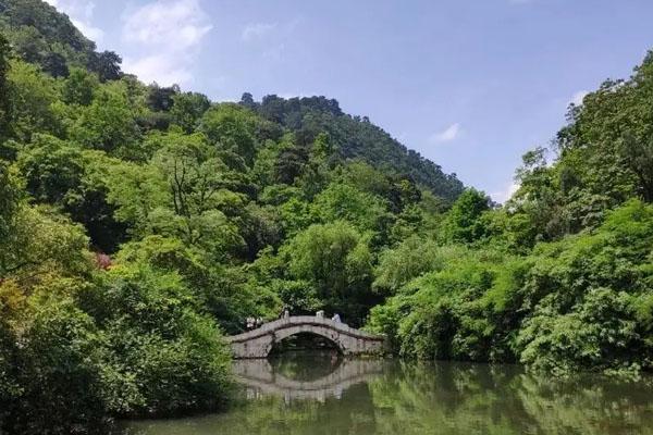 黔靈山公園怎么走 具體地址及交通指南