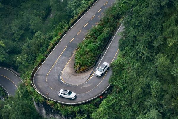 天門山盤山公路在哪里?在哪個省?