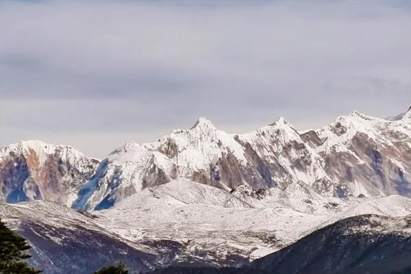 北迦巴瓦峰最好没有雅景面正在那里