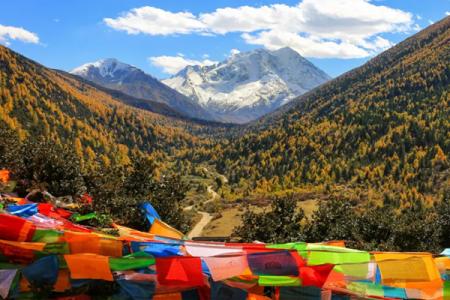2023亚拉雪山风景区旅游攻略 - 门票价格 - 开放时间 - 交通