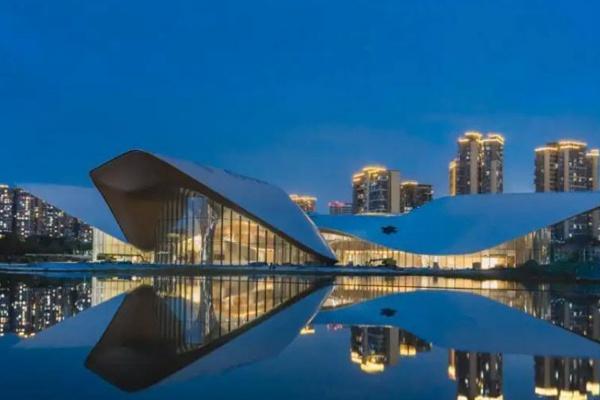 成都市美术馆7月1日起晚上延时开放