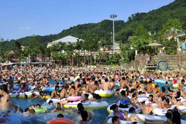 重庆加勒比海水世界游泳圈多少钱?可以自带游泳圈吗?