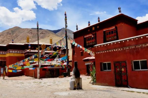 西藏旅游注意事项和必备物品
