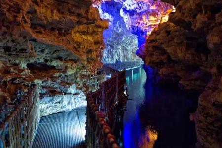 2023十二背后旅游风景区游玩攻略 - 门票价格 -开放时间 -  地址 - 交通 - 天气