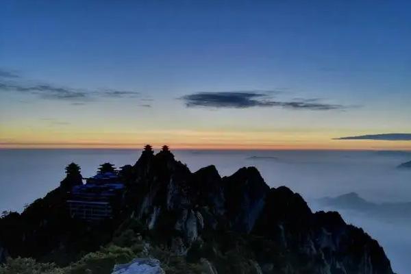 2022老君山夜爬幾點上山