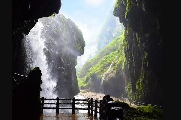 通靈大峽谷風景區在哪里